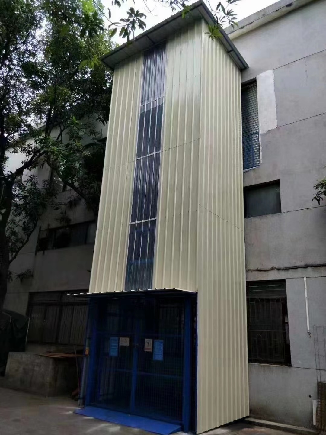 液壓升降(jiang)貨梯
